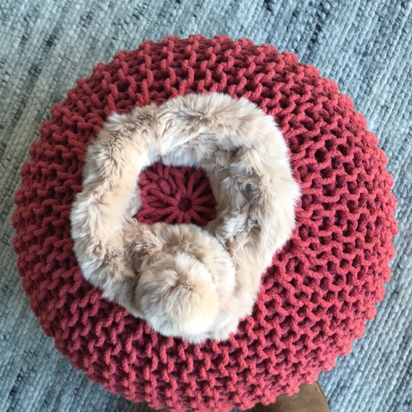 Beige mink scarf - Picture 5 of 10